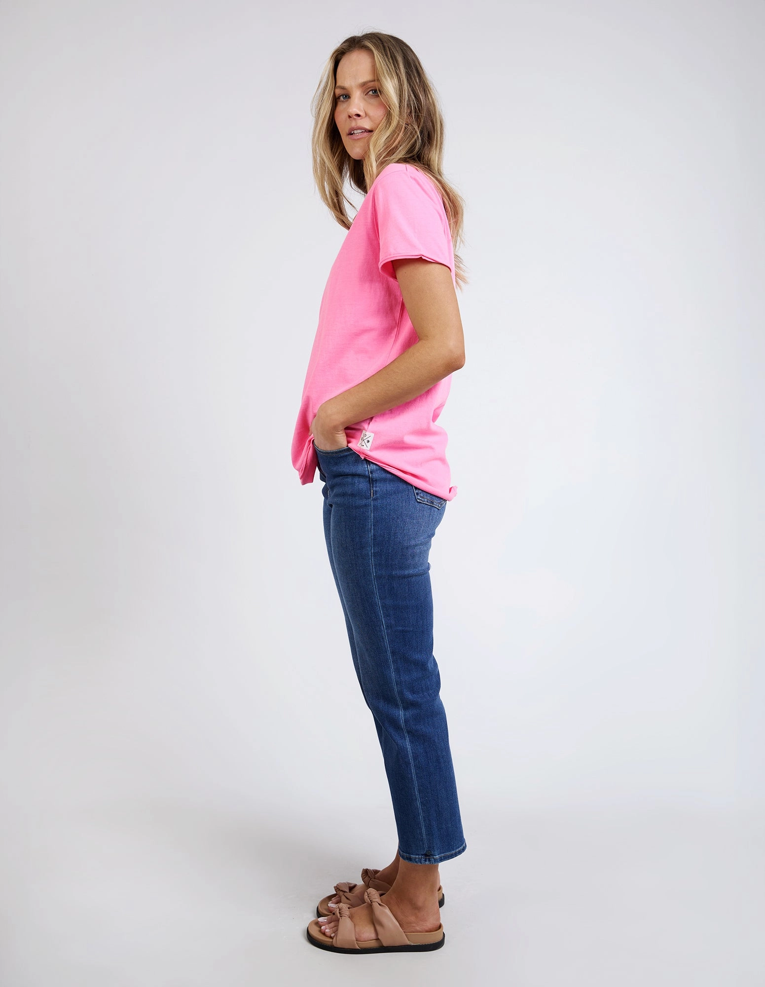 Elm Fundamental Vee Tee Neon Pink