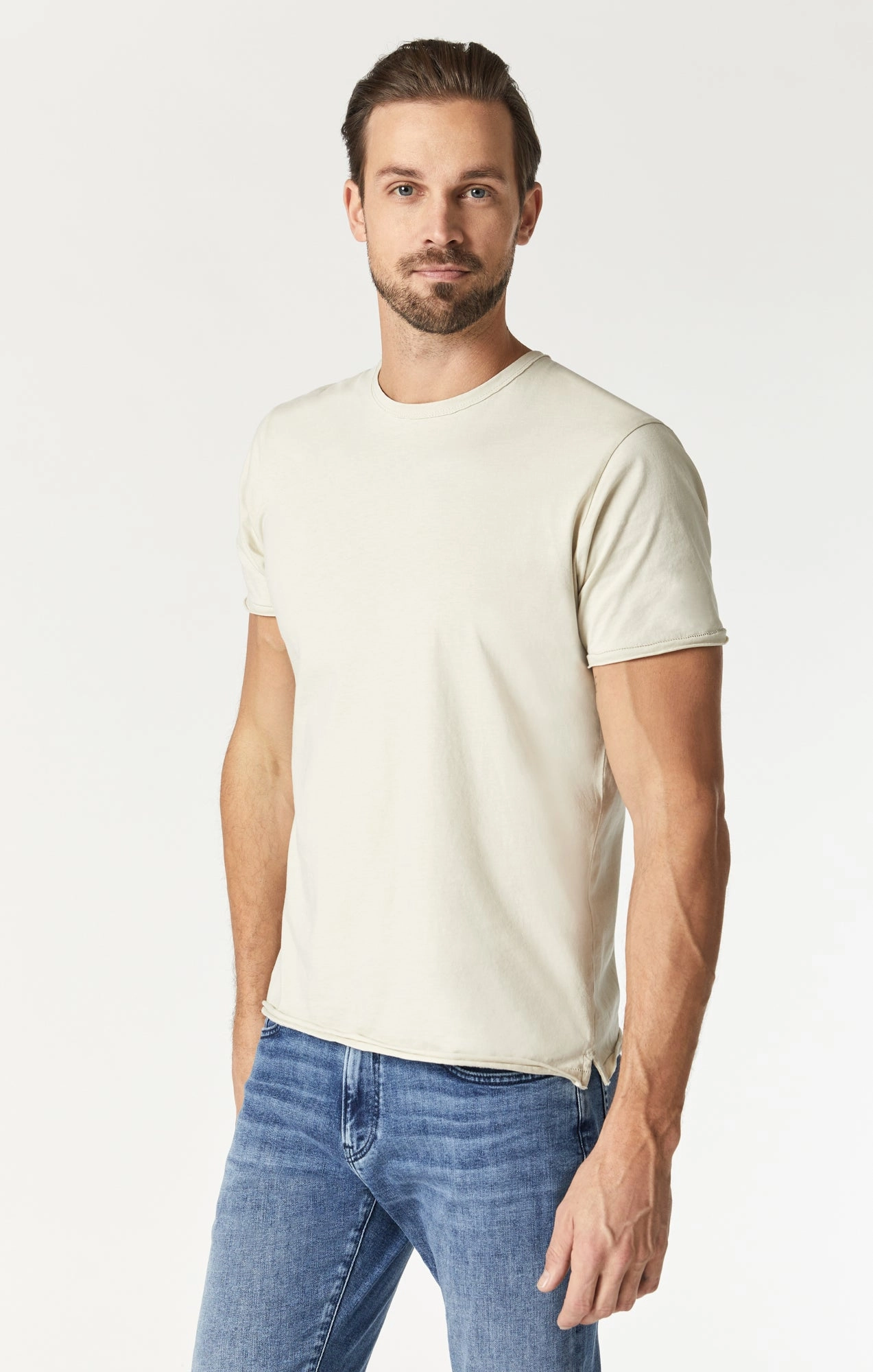 RAW EDGE NECK T-SHIRT IN PELICAN