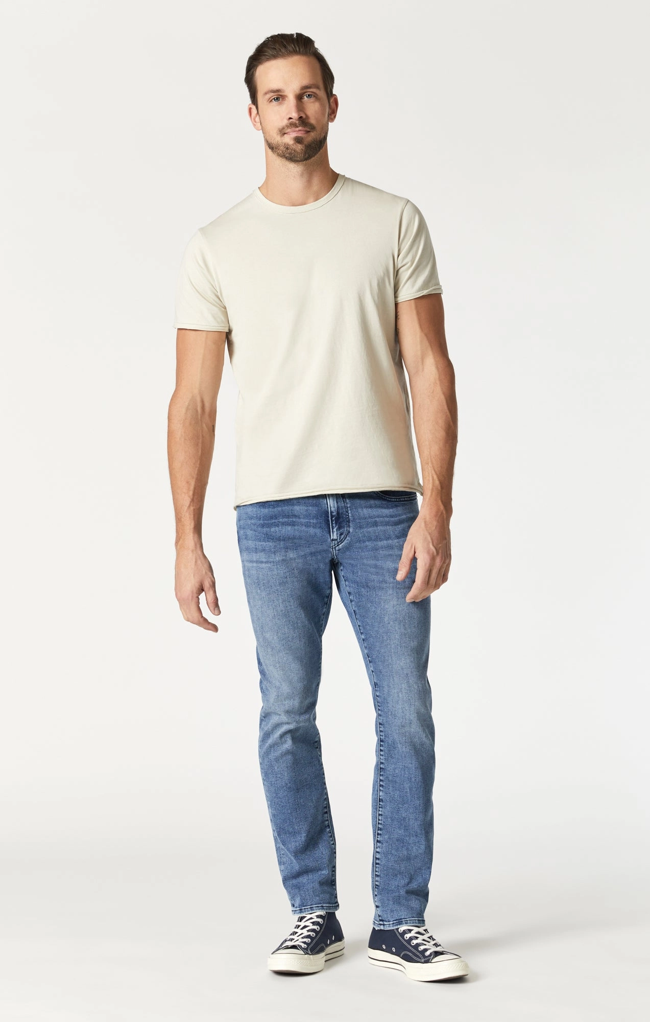 RAW EDGE NECK T-SHIRT IN PELICAN
