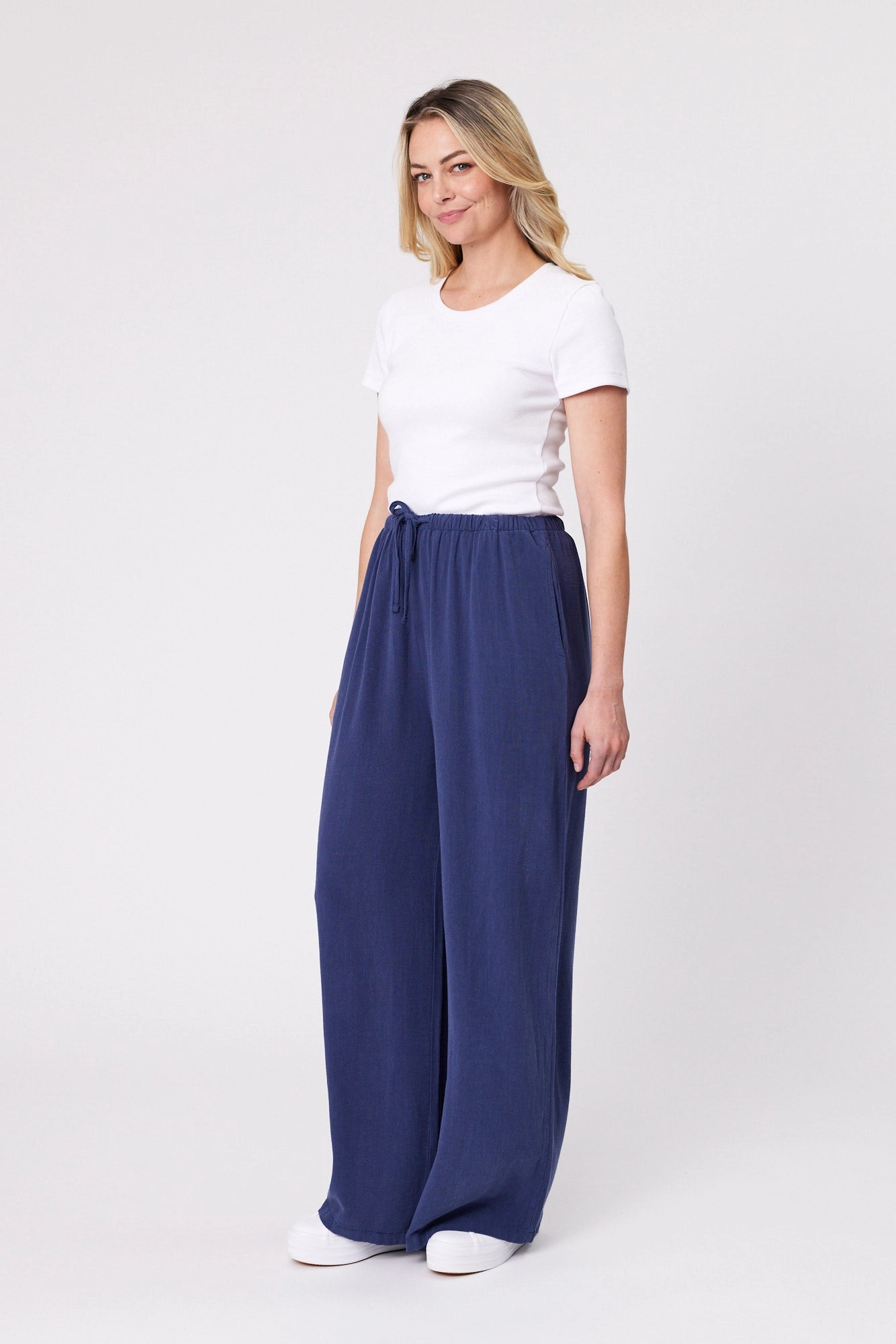 Shine On Essentials Woven Pant Navy