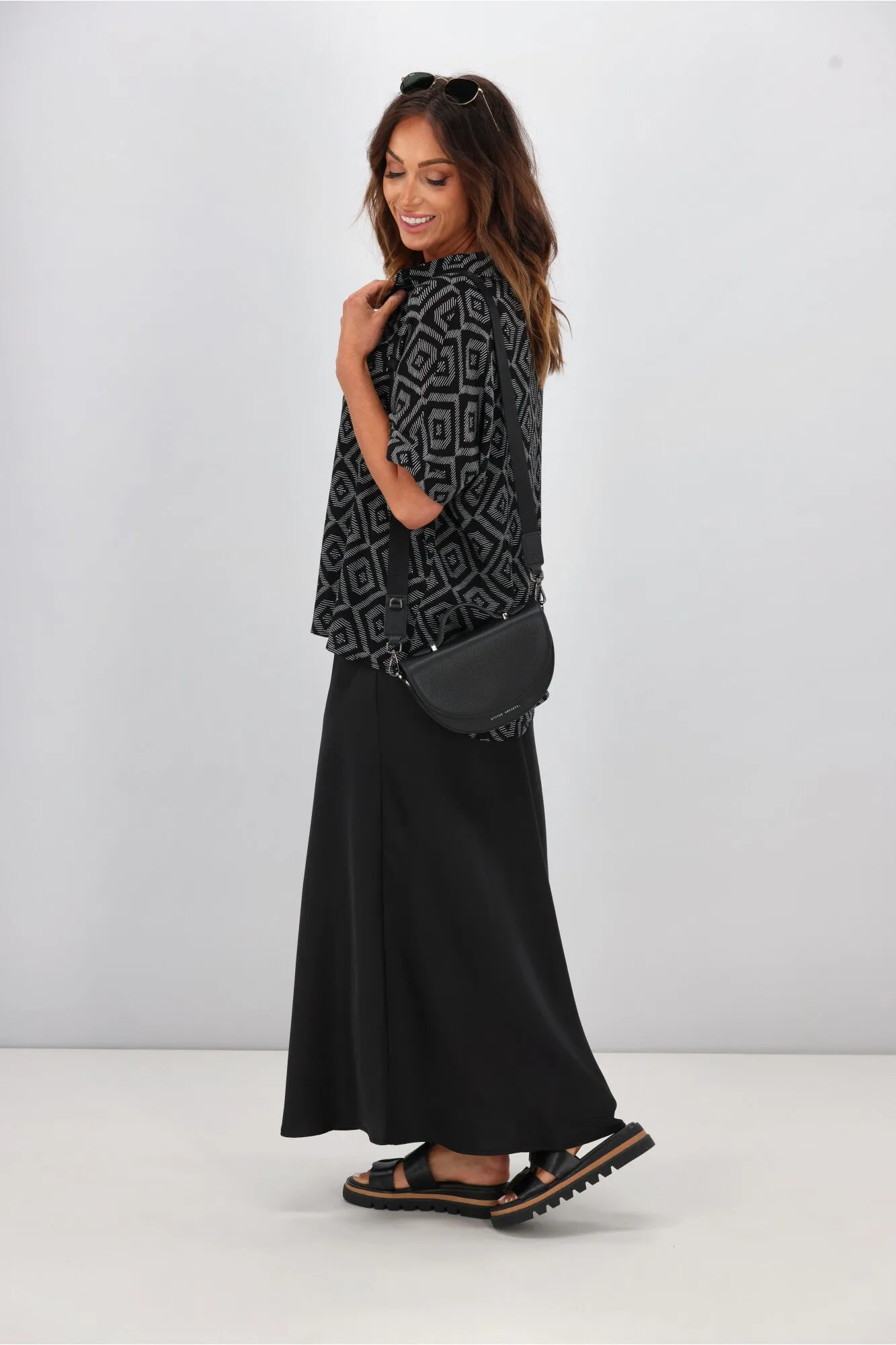 Shine On Label Mina Printed Shirt Black