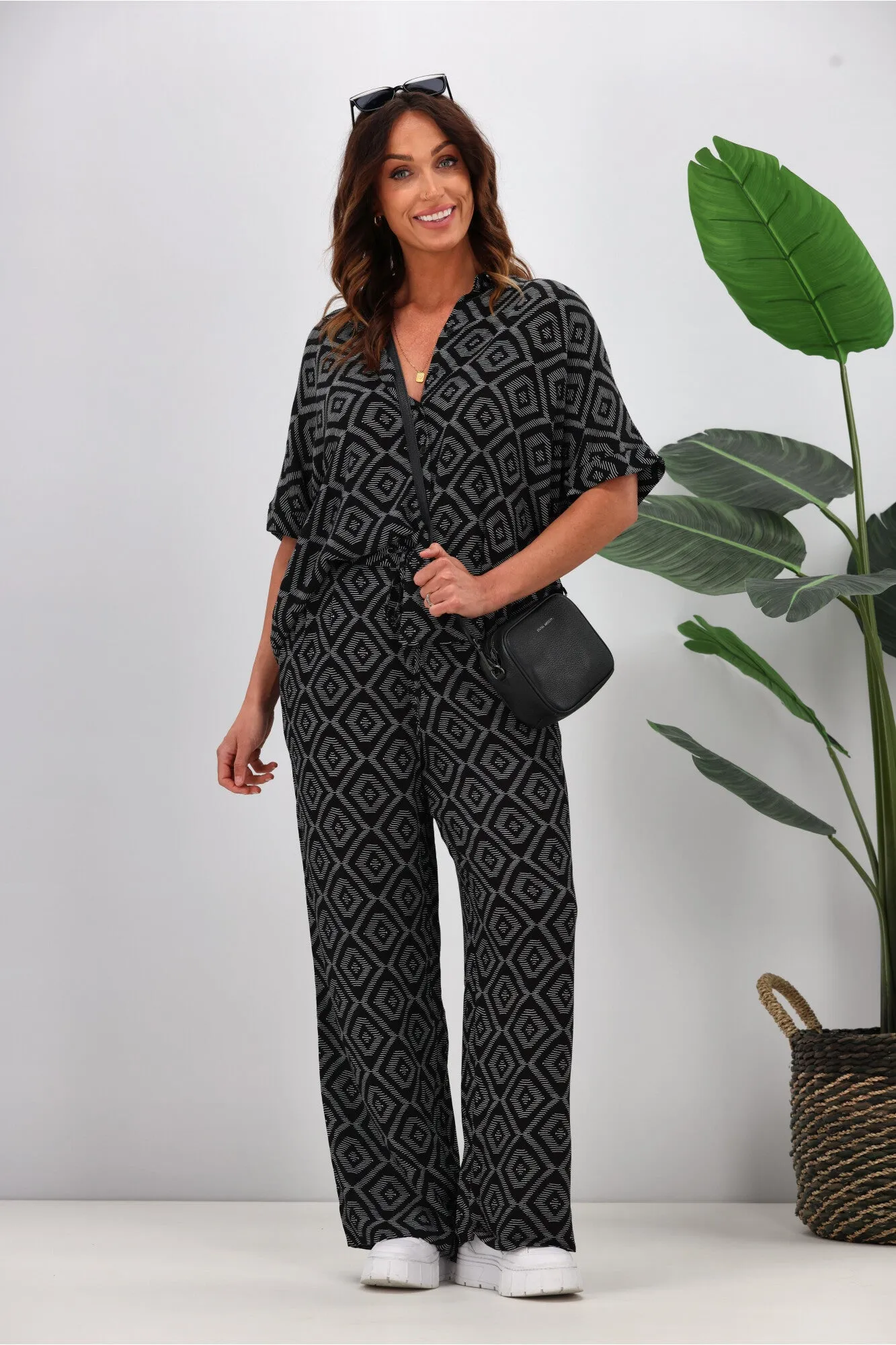 Shine On Label Mina Printed Shirt Black