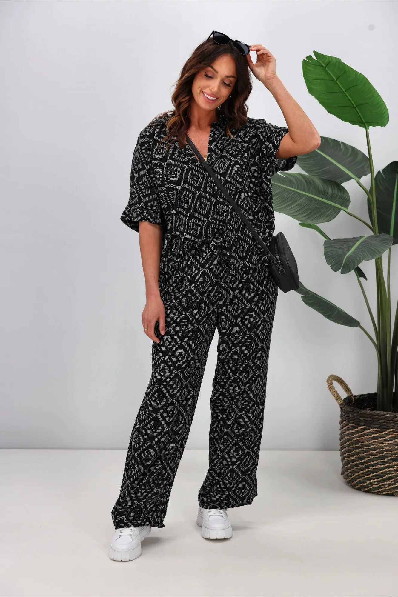 Shine On Label Mina Printed Shirt Black