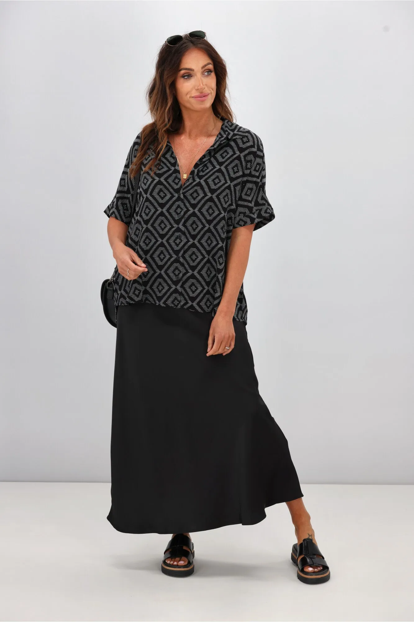 Shine On Label Mina Printed Shirt Black