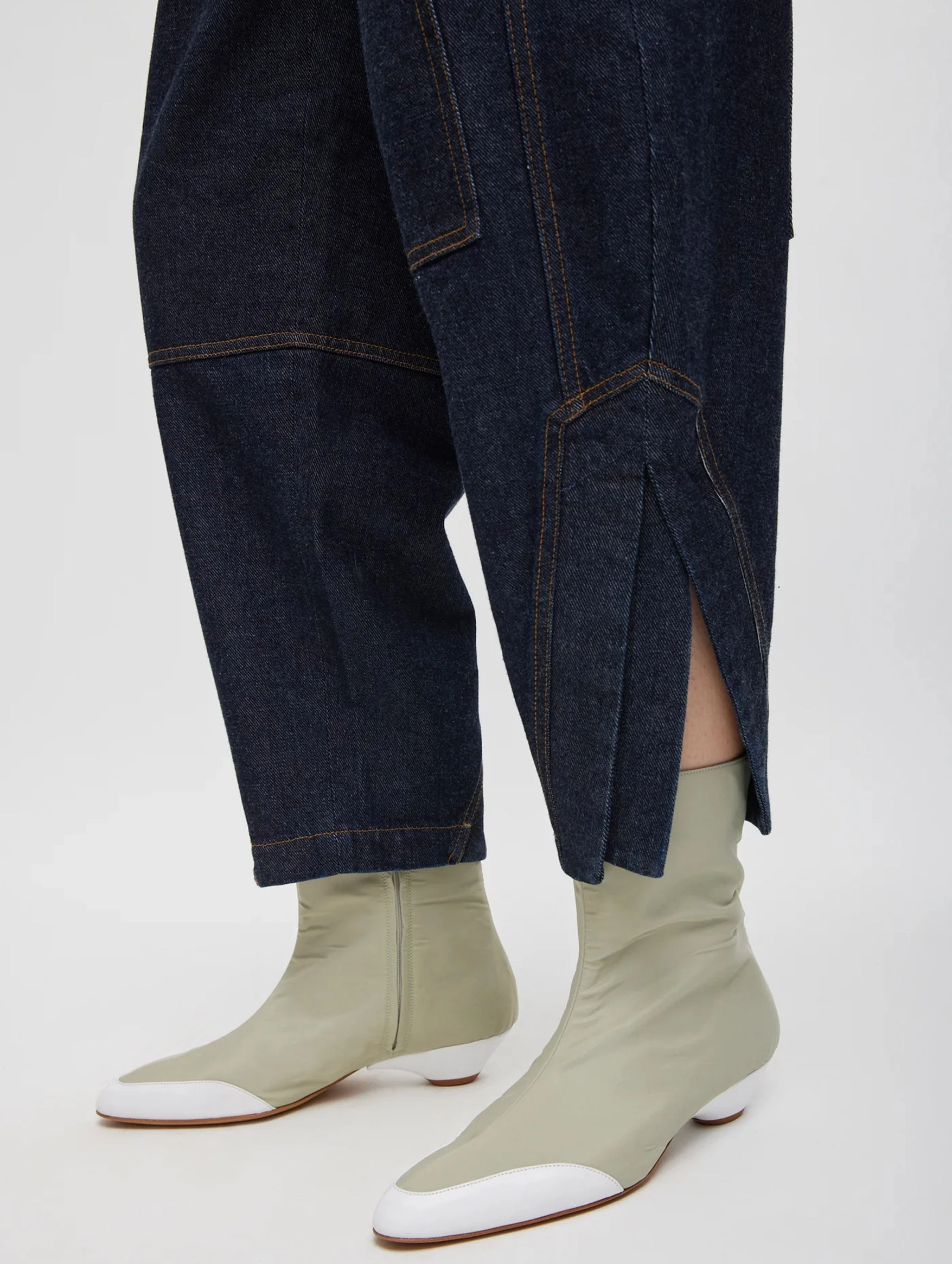Short Earl Jean in Indigo Denim