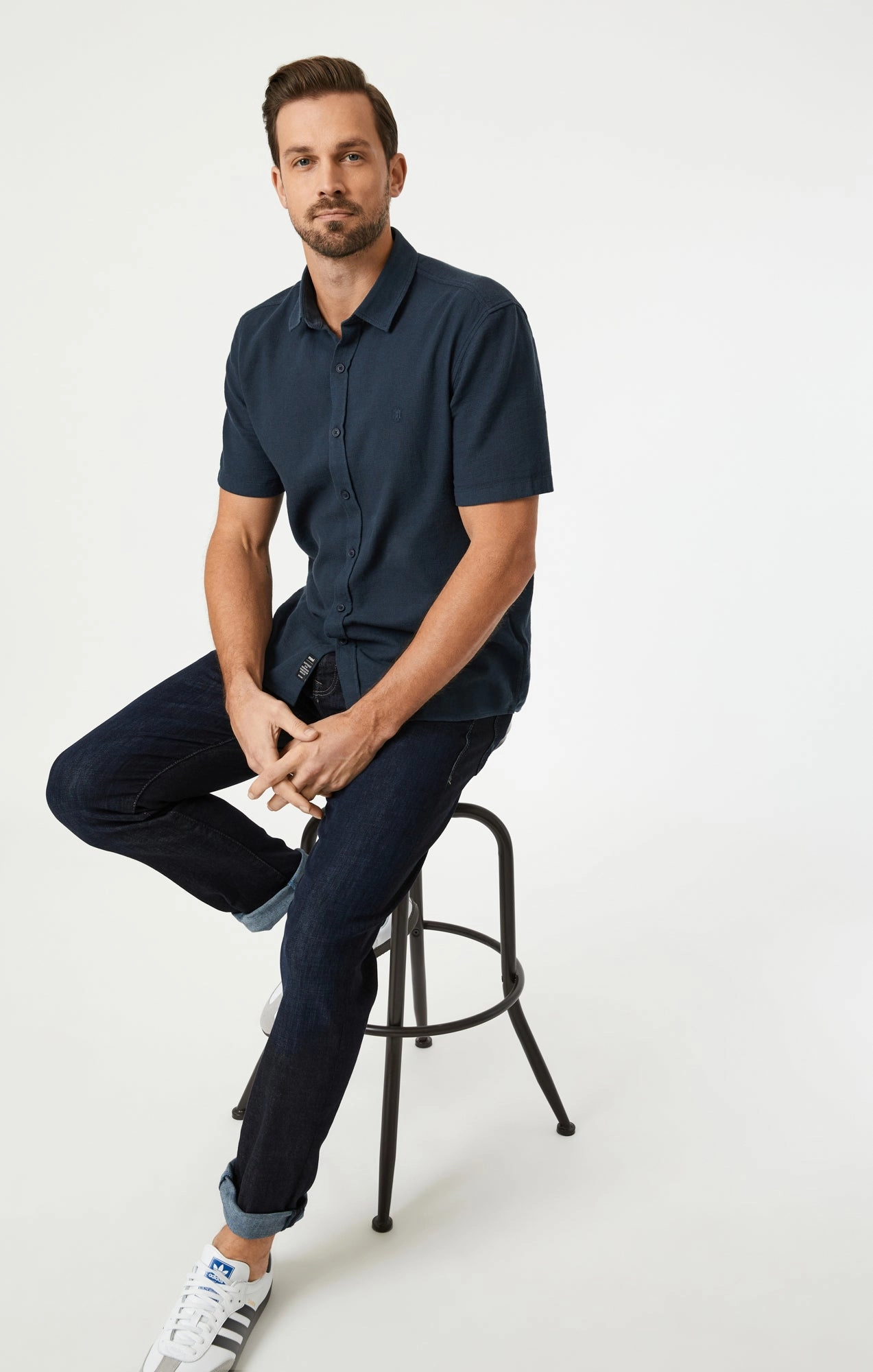 SHORT SLEEVE BUTTON-UP SHIRT IN TOTAL ECLIPSE