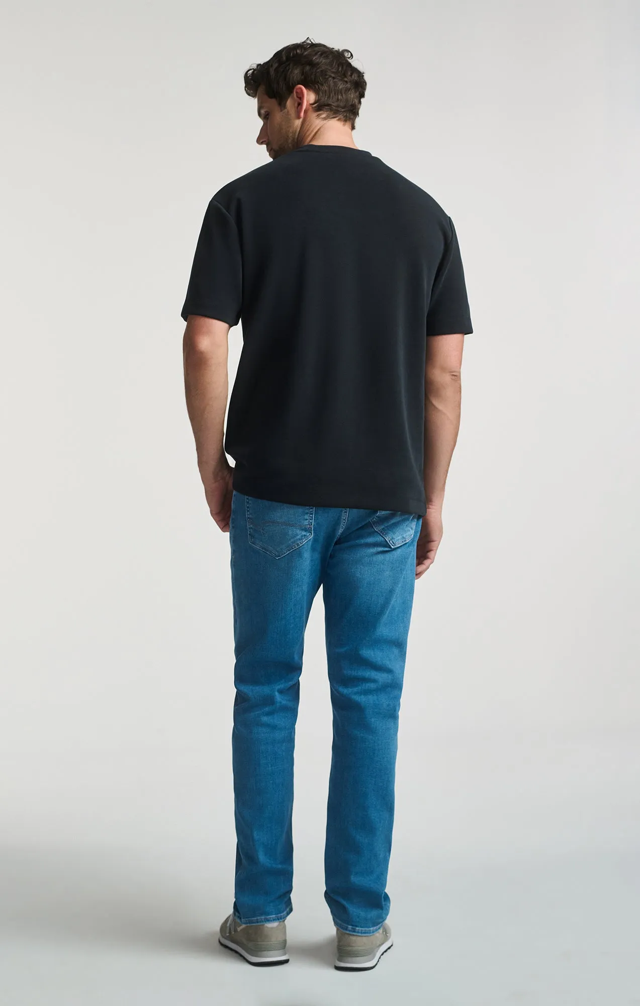 SHORT SLEEVE CREW NECK T-SHIRT IN JET BLACK