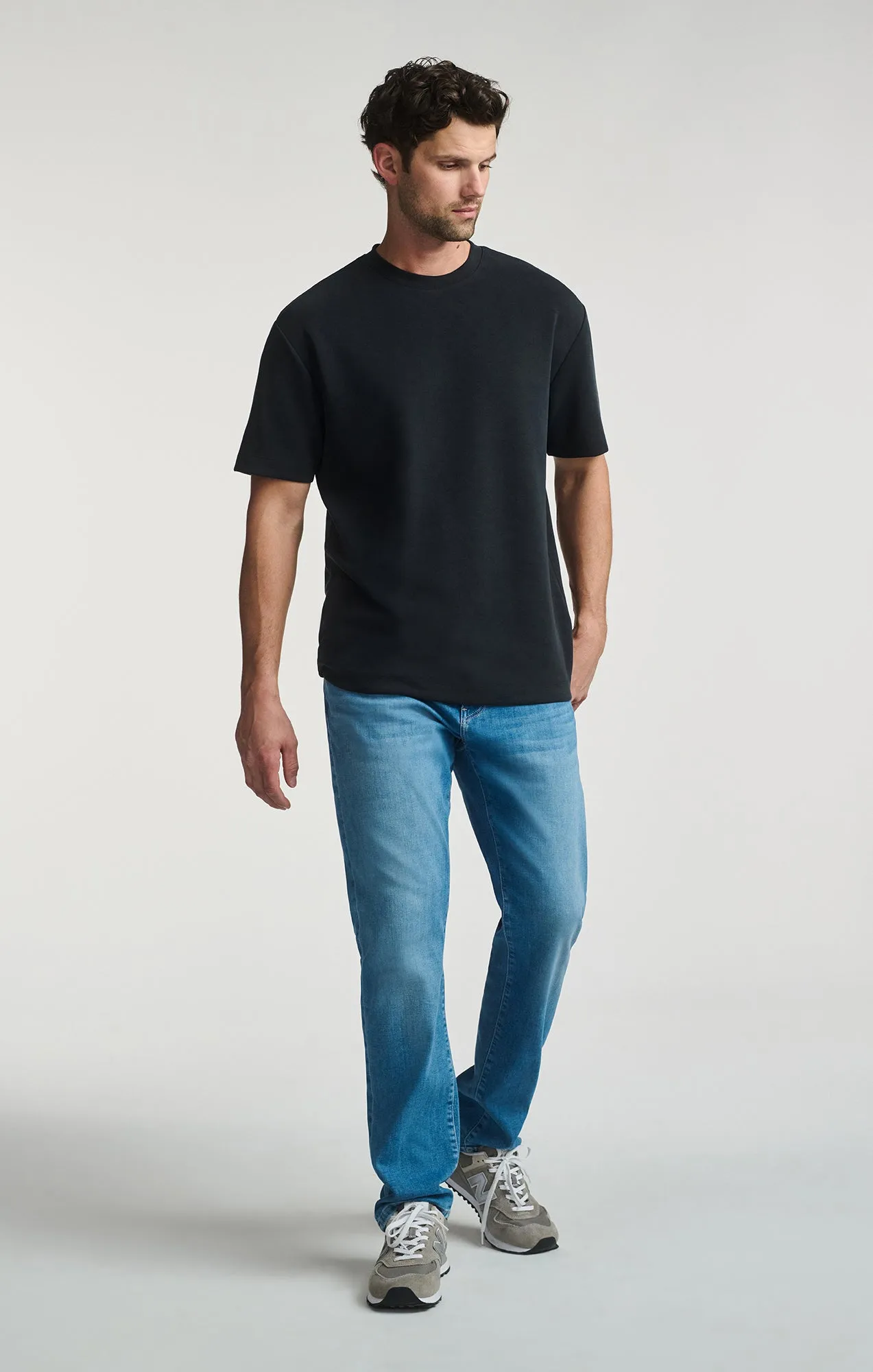 SHORT SLEEVE CREW NECK T-SHIRT IN JET BLACK