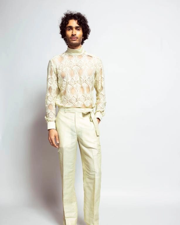 Tapered Pants with belt