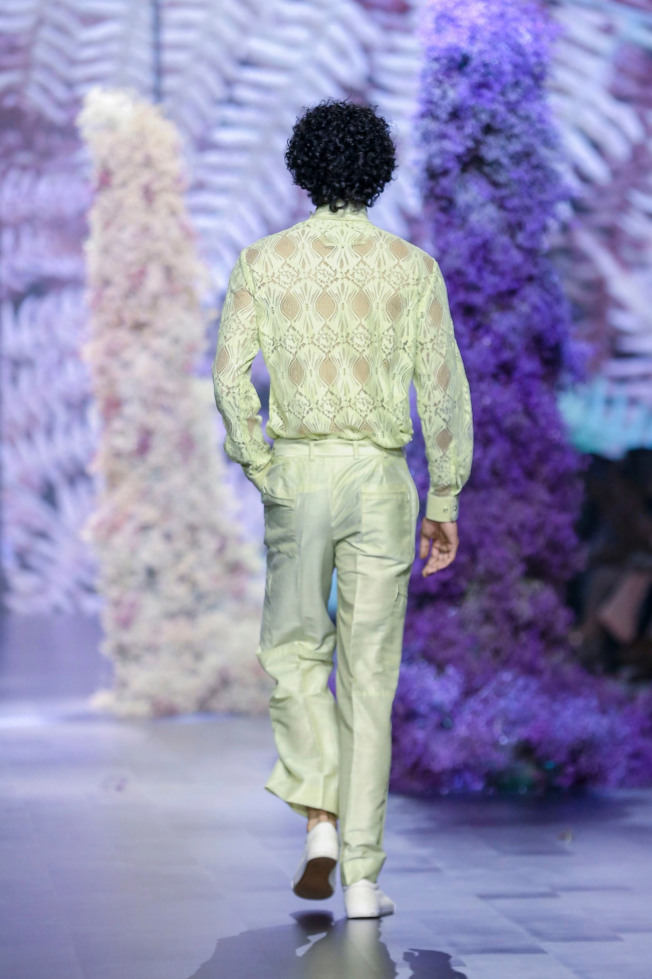 Tapered Pants with belt