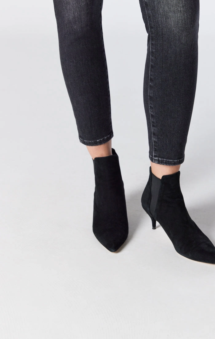TESS SUPER SKINNY IN DARK SMOKE INDIGO SHAPE
