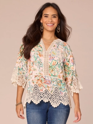 Three Quarter Sleeve V-Notch Neck Scallop Edge Printed Petite Woven Top