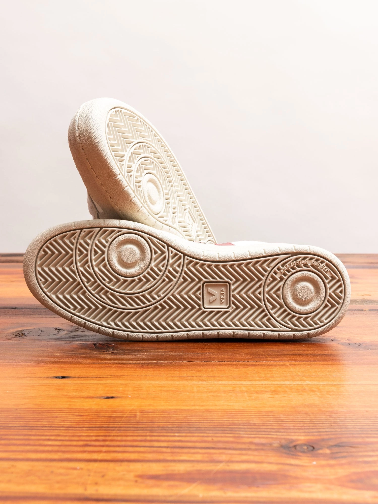 V-10 B-Mesh Sneaker in White Natural Marsala