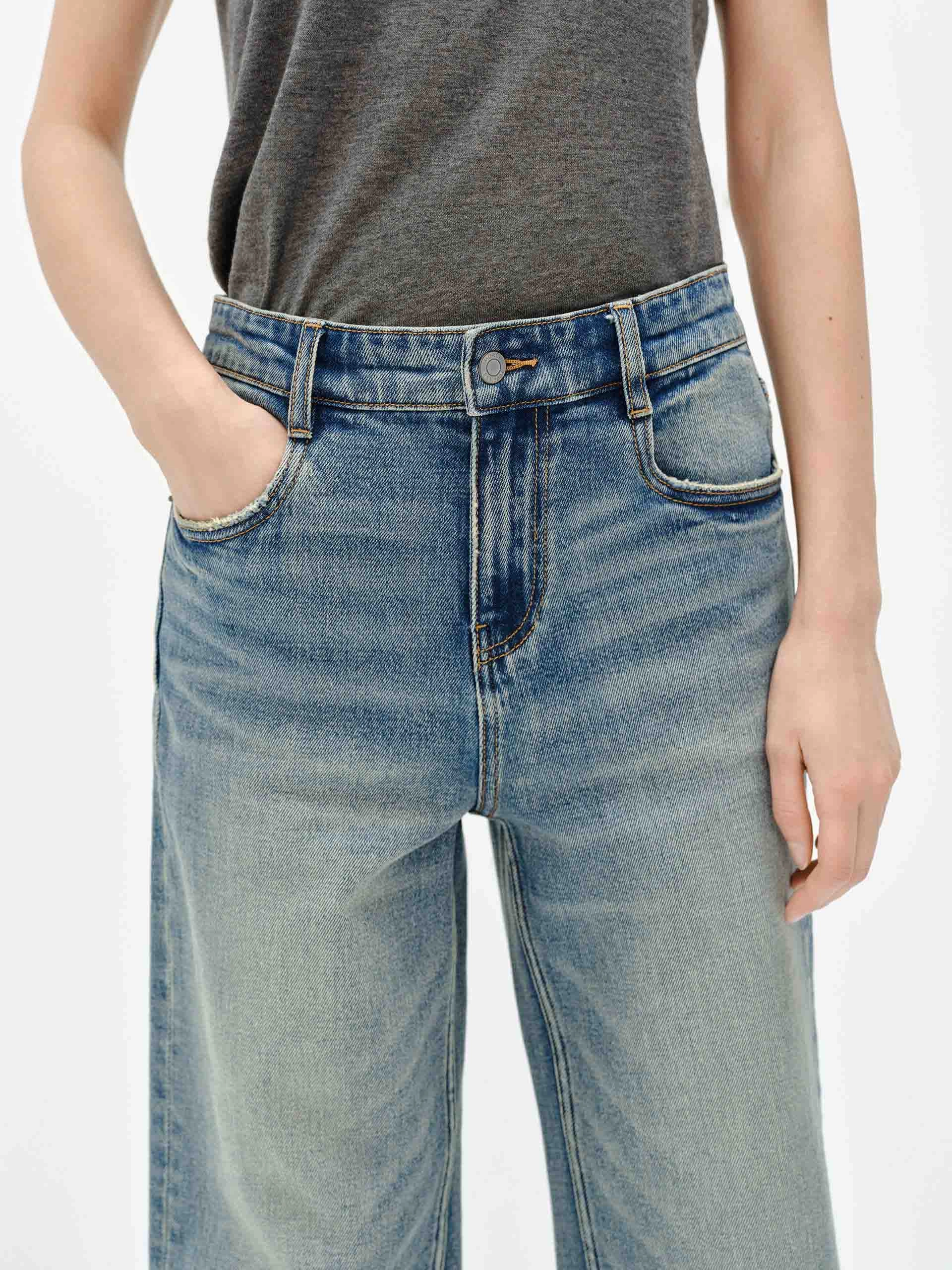 Whisker Detail Ankle Jeans