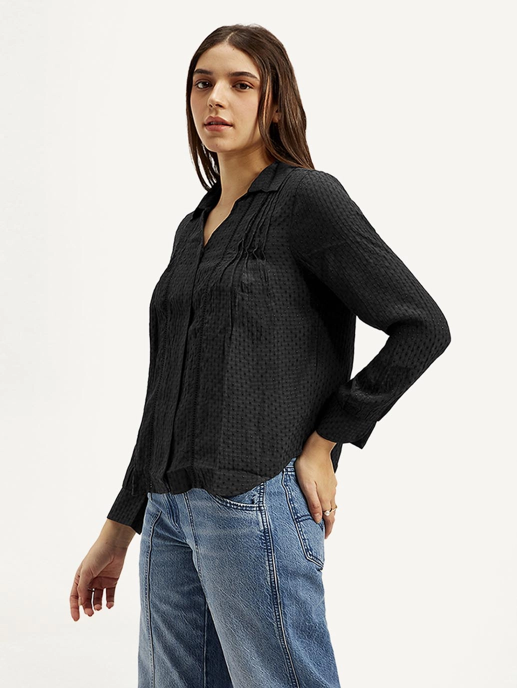 Women's Textured Spread Collar Shirt