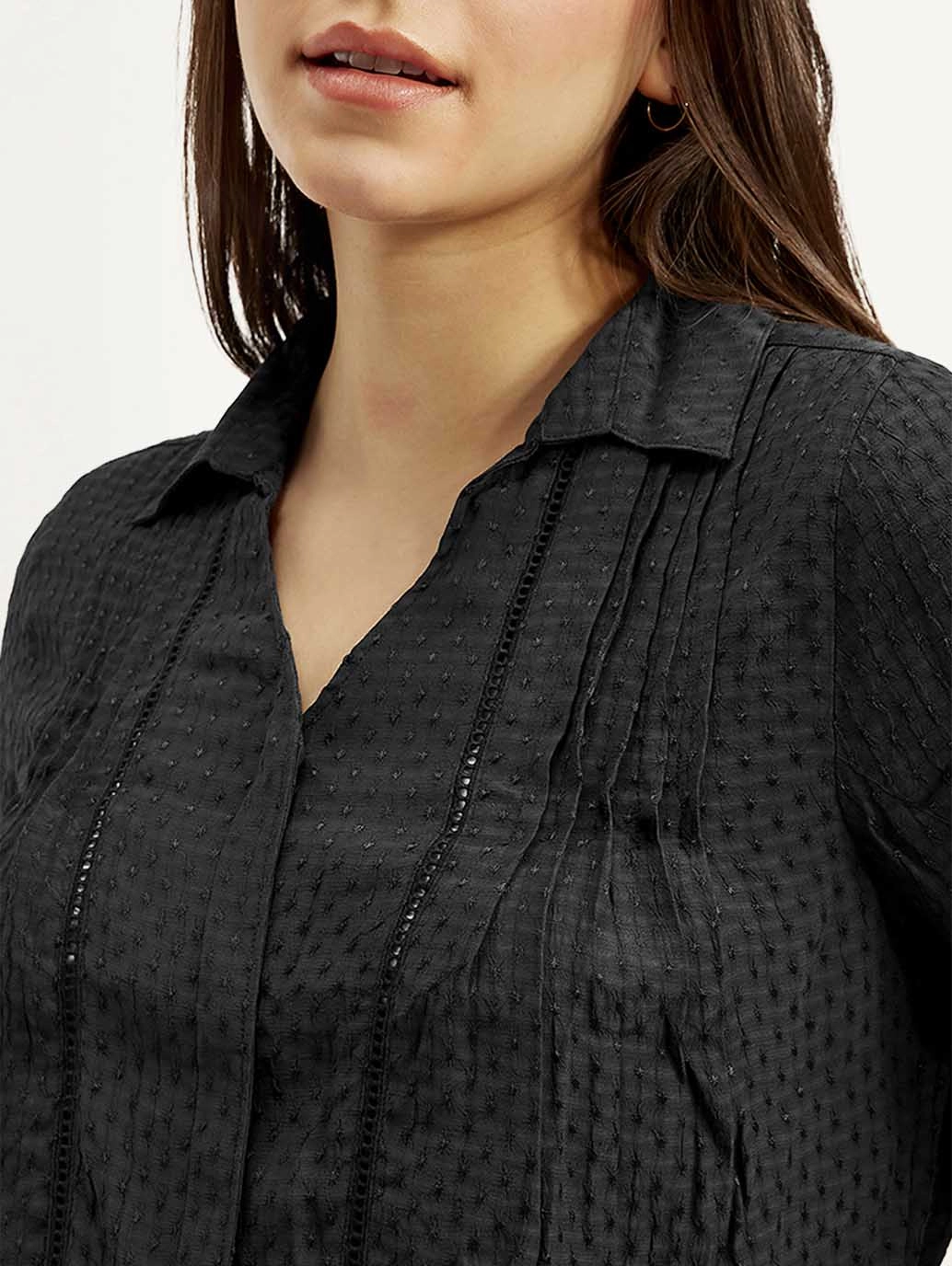 Women's Textured Spread Collar Shirt