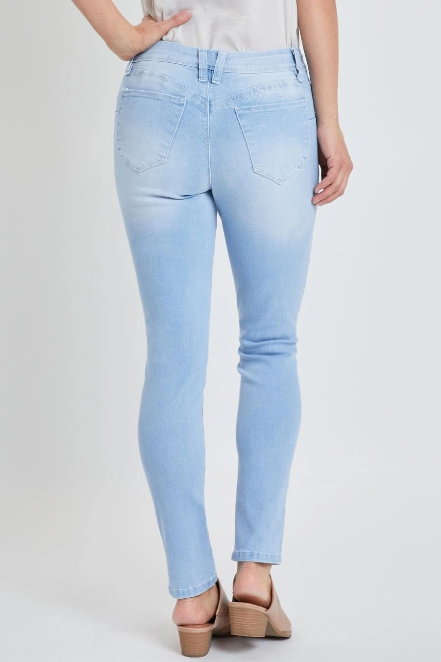 Women's WannaBettaButt Mid Rise Skinny Jean